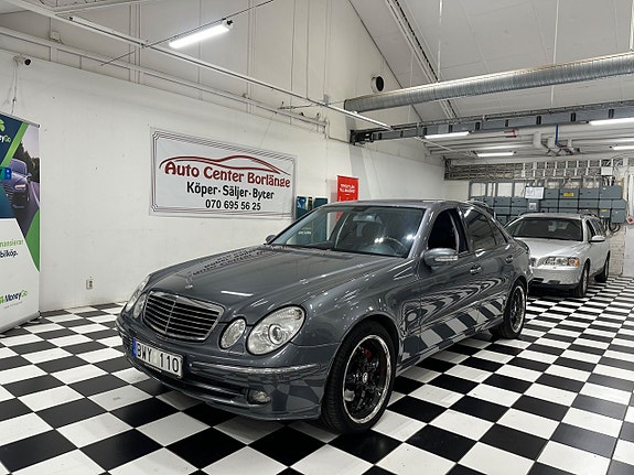 Mercedes-Benz E320 10 of 28
