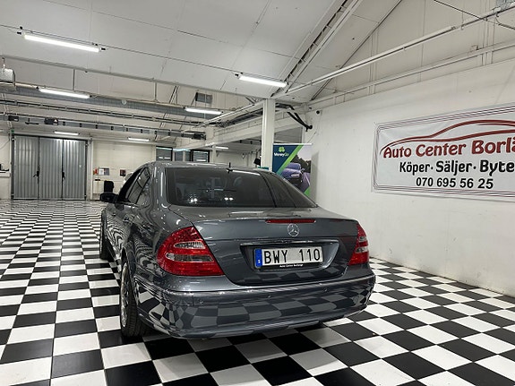 Mercedes-Benz E320 11 of 28