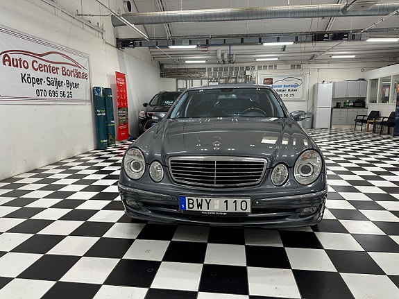 Mercedes-Benz E320 3 of 5