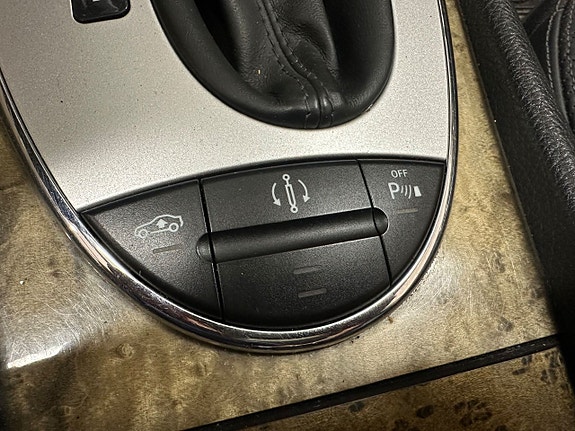 Mercedes-Benz E320 20 of 28