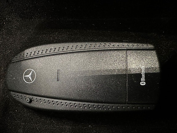 Mercedes-Benz E320 25 of 28