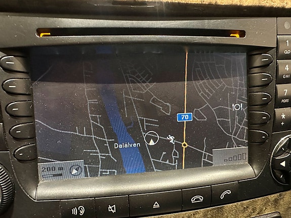 Mercedes-Benz E320 21 of 28