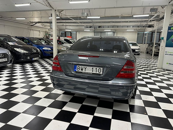 Mercedes-Benz E320 6 of 28