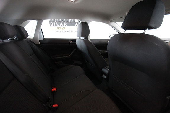 Volkswagen Polo 2 of 3