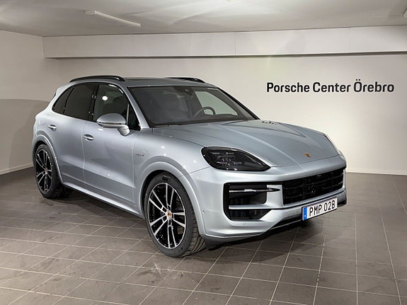 Porsche Cayenne 5 of 5