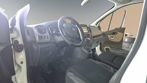 Renault Trafic 9 of 14