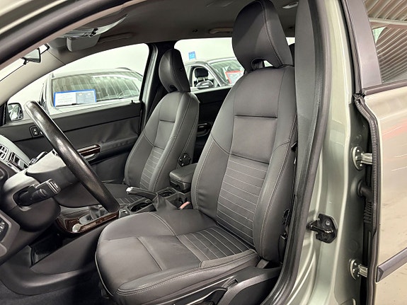 Volvo V50 9 of 17