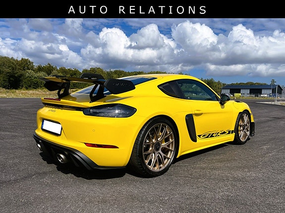 Porsche 718 Cayman GT4 RS 6 of 13