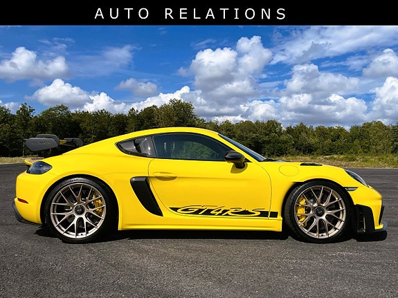 Porsche 718 Cayman GT4 RS 7 of 13