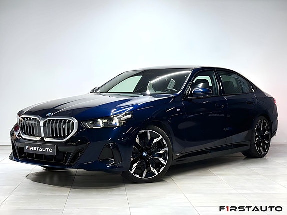 BMW i5 3 of 5