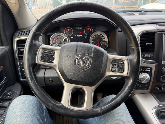 Dodge RAM 1500 8 of 11