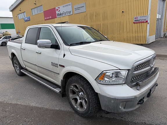 Dodge RAM 1500 2 of 5