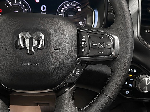 Dodge RAM 1500 10 of 18