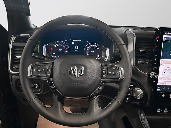 Dodge RAM 1500 9 of 18
