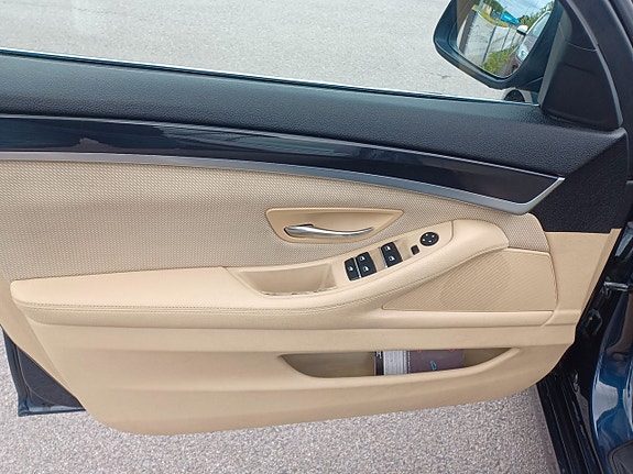 BMW 520 12 of 17
