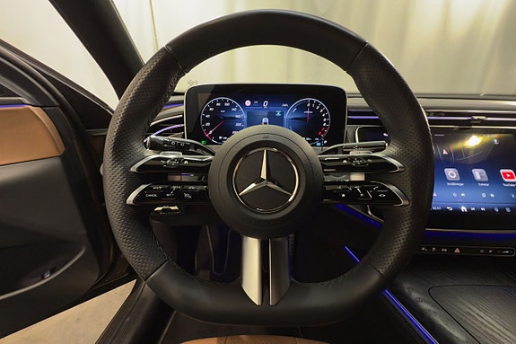 Mercedes-Benz E300 12 of 24