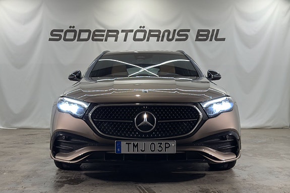 Mercedes-Benz E300 3 of 24