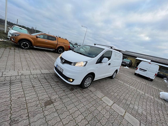Nissan NV200 20 of 20
