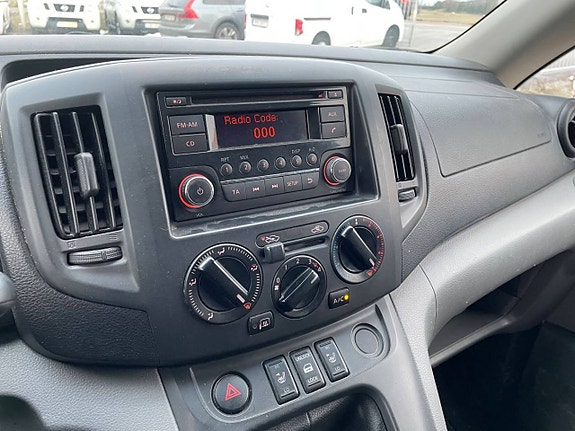 Nissan NV200 16 of 20