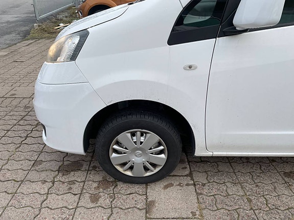 Nissan NV200 19 of 20