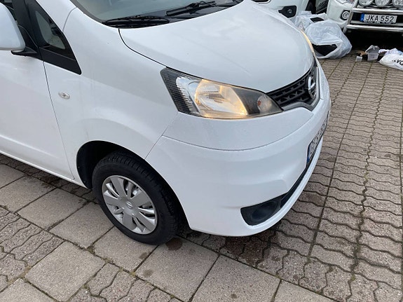 Nissan NV200 11 of 20