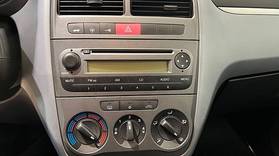Fiat Grande Punto 7 of 12