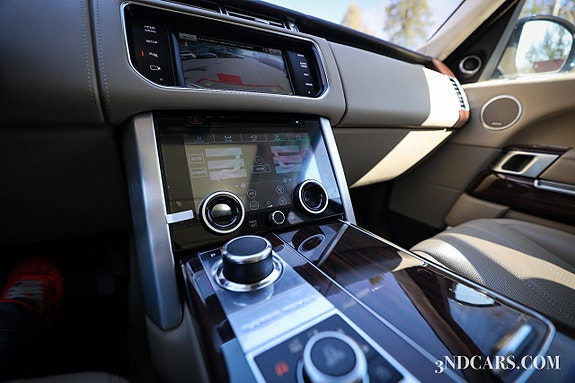 Land Rover Range Rover 12 of 22