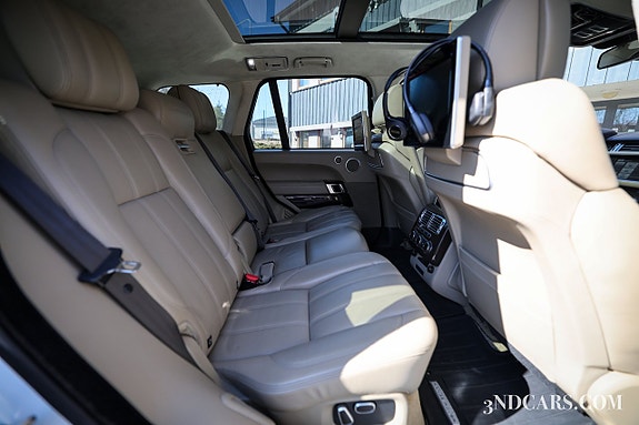 Land Rover Range Rover 19 of 22