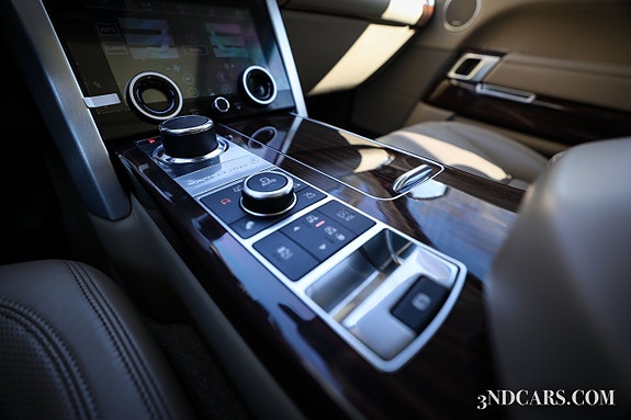 Land Rover Range Rover 13 of 22