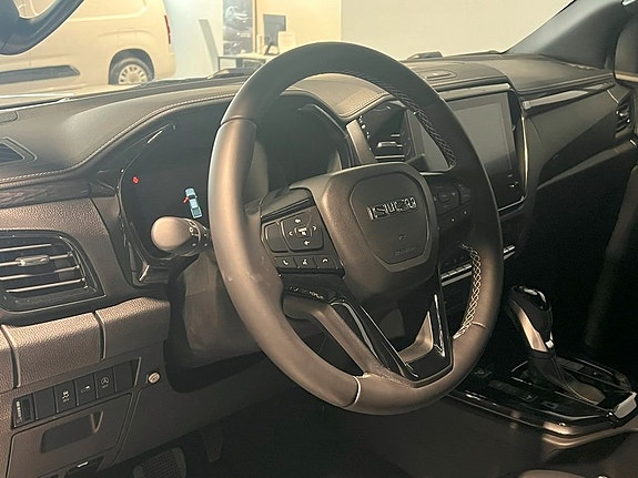Isuzu D-max 8 of 8
