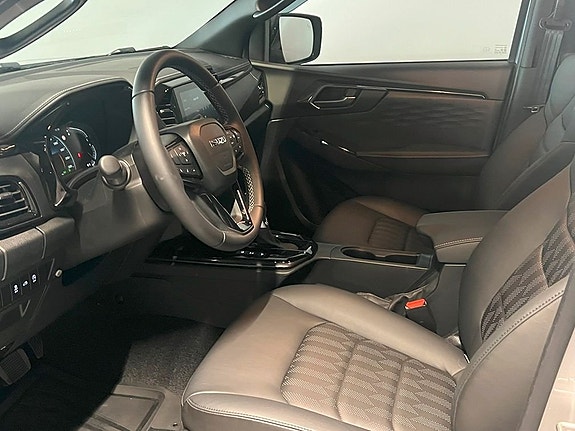 Isuzu D-max 6 of 8