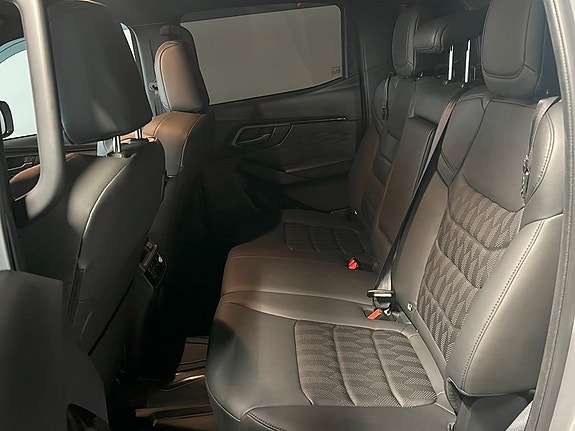 Isuzu D-max 7 of 8