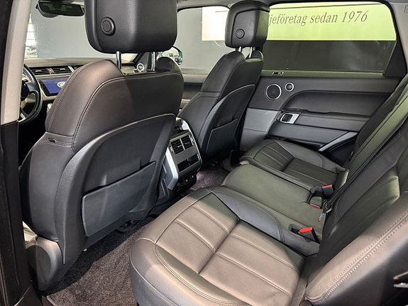 Land Rover Range Rover Sport 9 of 16