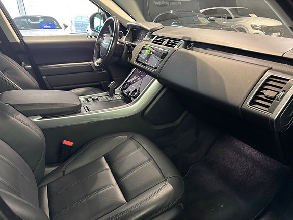 Land Rover Range Rover Sport 7 of 16