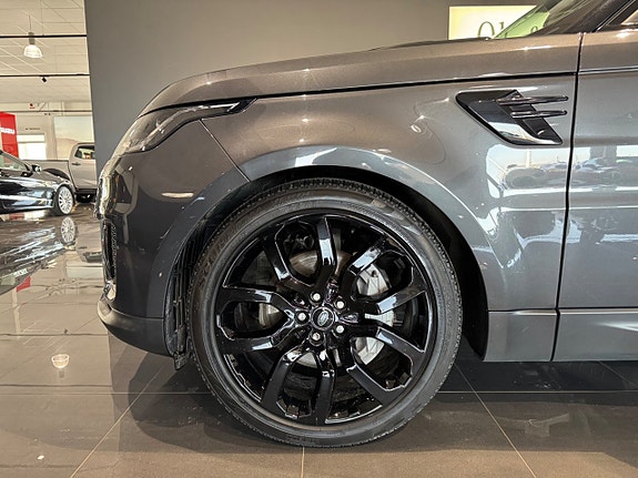 Land Rover Range Rover Sport 14 of 16