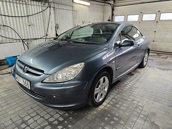 Peugeot 307 CC 4 of 5