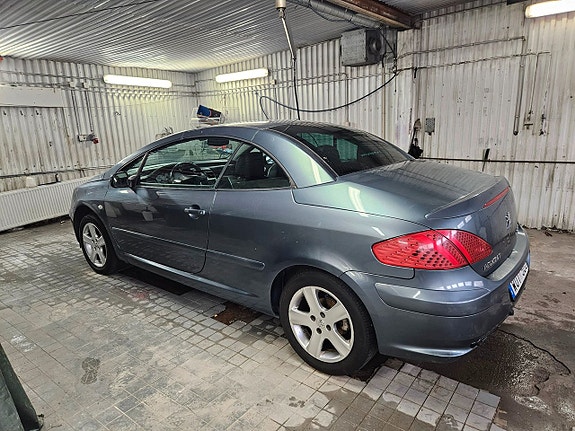 Peugeot 307 CC 3 of 5