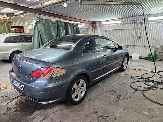 Peugeot 307 CC 2 of 5