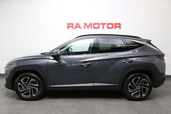 Hyundai Tucson 2 of 5