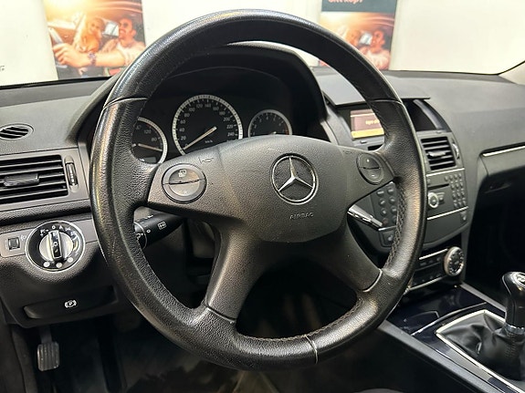 Mercedes-Benz C180 7 of 19