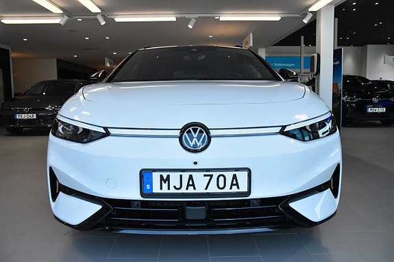 Volkswagen ID.7 2 of 5