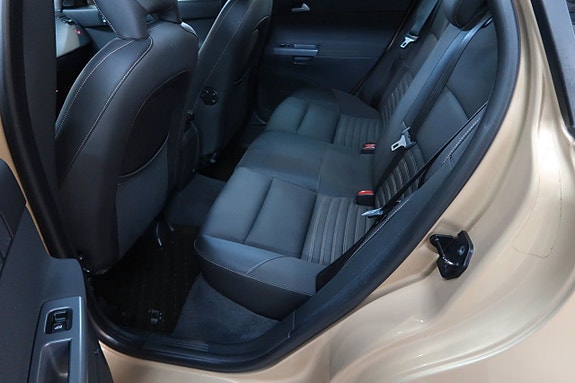 Volvo V50 12 of 16