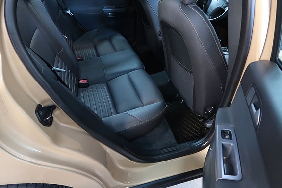 Volvo V50 9 of 16