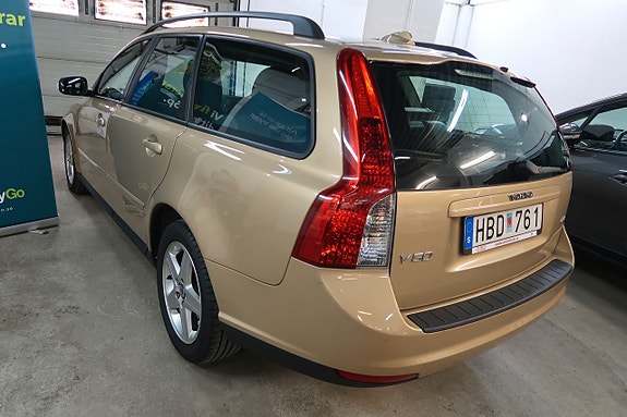 Volvo V50 5 of 16
