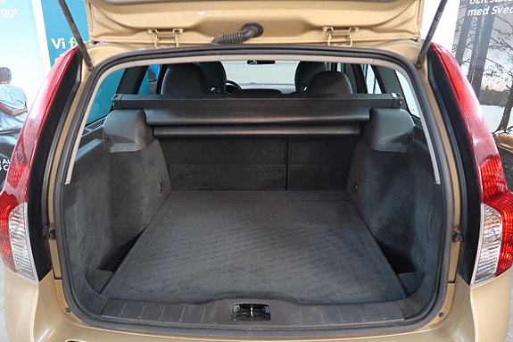 Volvo V50 7 of 16