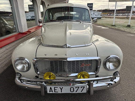 Volvo PV 8 of 15