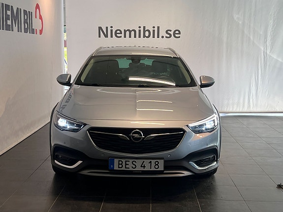 Opel Insignia 2 of 5