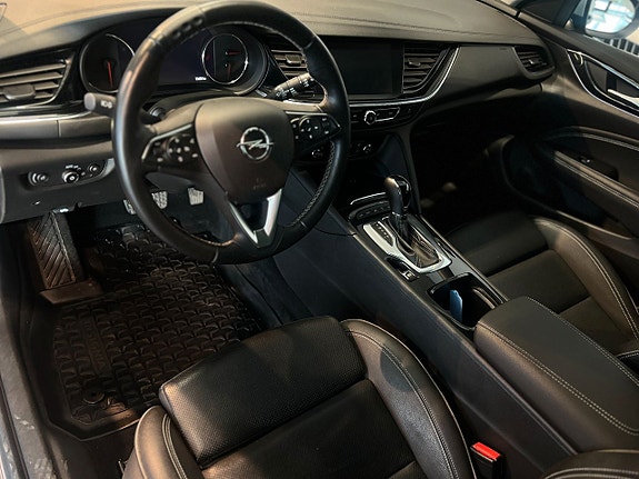 Opel Insignia Country Tourer 10 of 17
