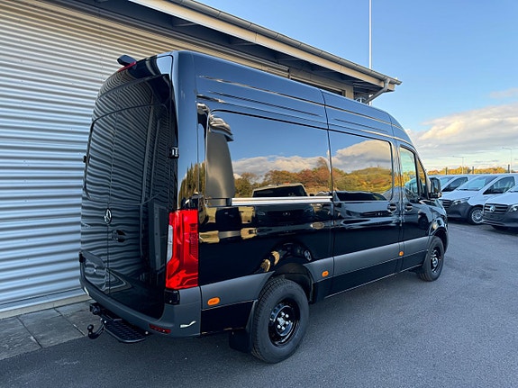 Mercedes-Benz eSprinter 320 13 of 23
