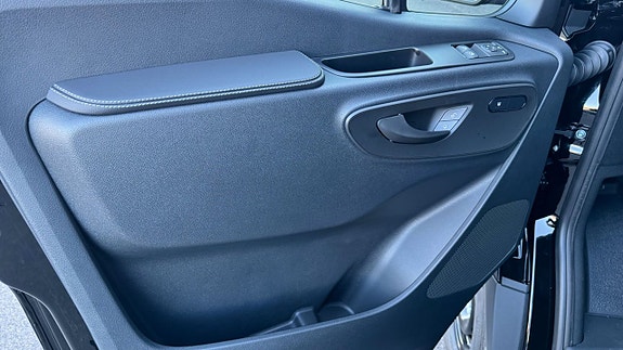 Mercedes-Benz eSprinter 320 18 of 23
